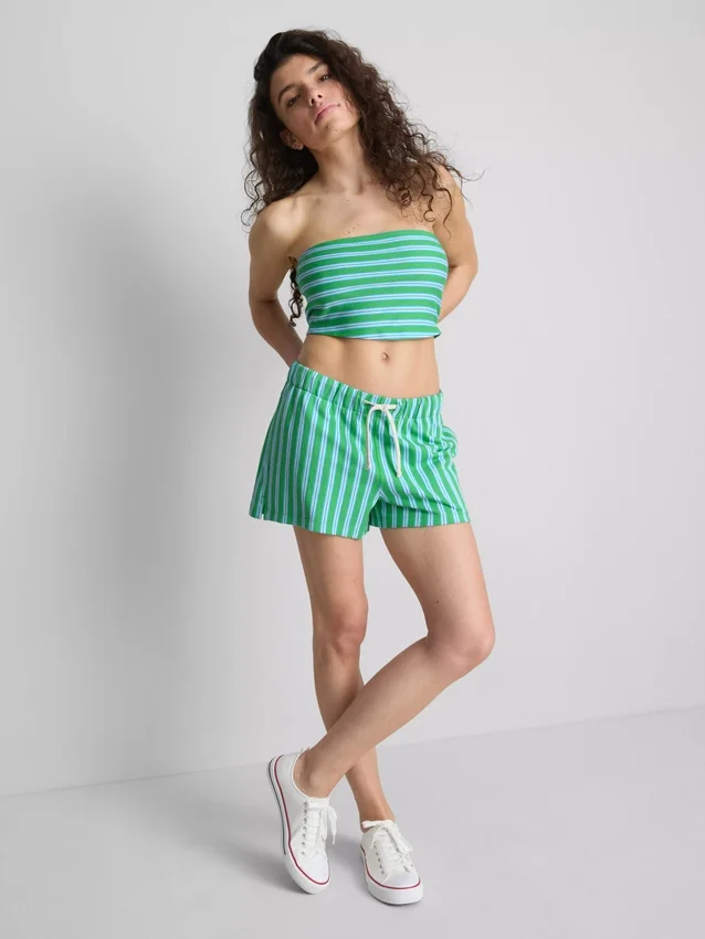 Krátký pruhovaný bandeau top s vysokým podílem bavlny