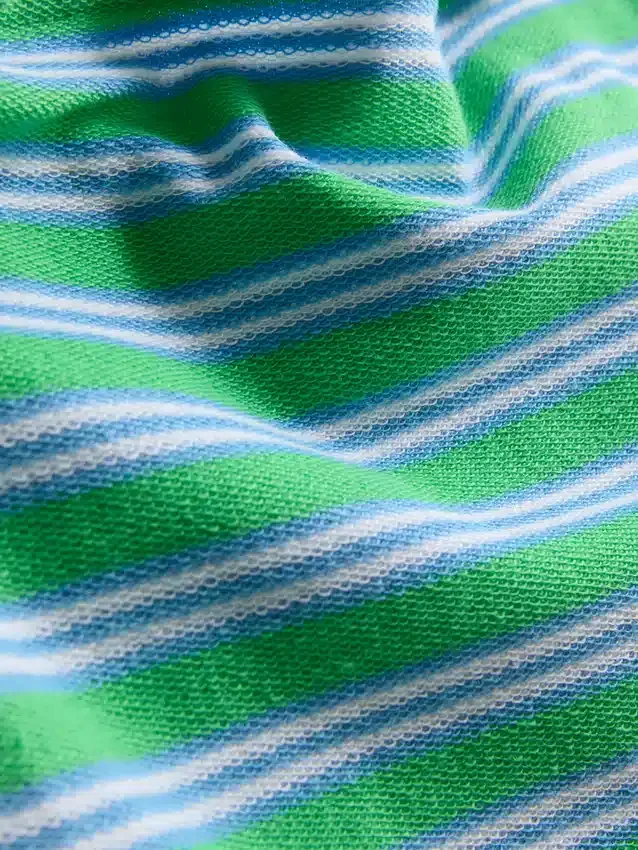 Krátký pruhovaný bandeau top s vysokým podílem bavlny