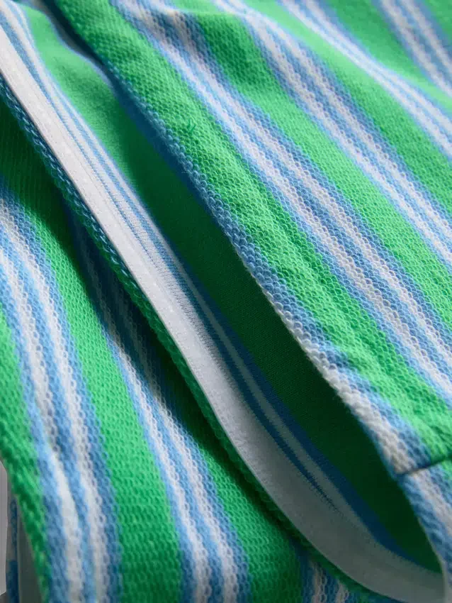 Krátký pruhovaný bandeau top s vysokým podílem bavlny