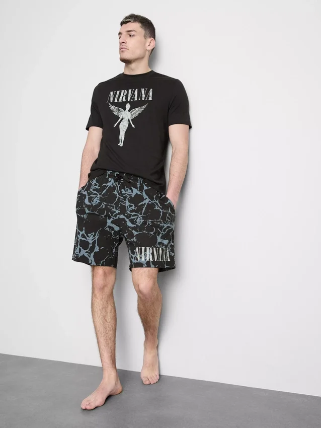 Krátká pyžamová souprava Nirvana s kraťasy