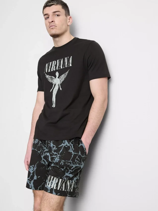 Krátká pyžamová souprava Nirvana s kraťasy