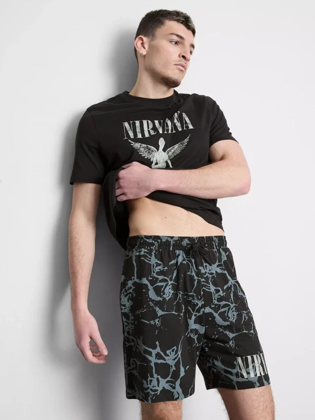 Krátká pyžamová souprava Nirvana s kraťasy
