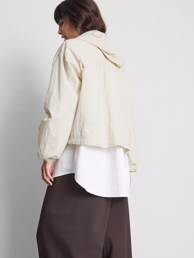 Lehká nařasená bunda