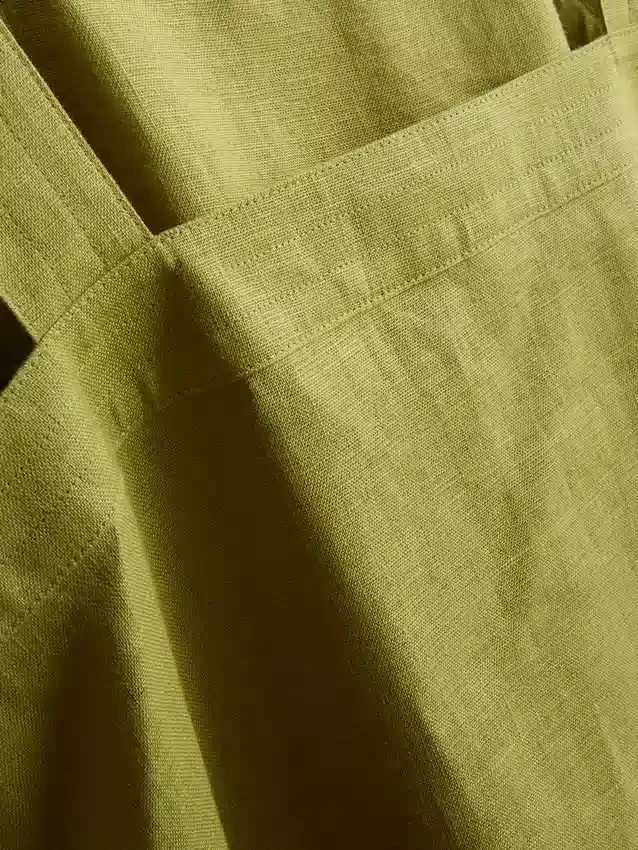 Lněný top s širokými ramínky a áčkovým střihem