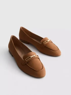 Loafery s nízkým svrškem a širokým střihem