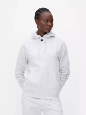 Nezbytná mikina s kapucí a zipem