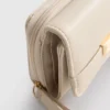 Peněženka na zip s metalickými detaily