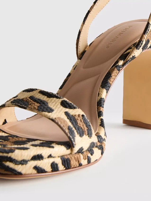 Platformové boty na podpatku s leopardím vzorem