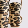 Platformové boty na podpatku s leopardím vzorem
