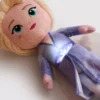Plyšová hračka Elsa z filmu Disneyho Ledové království