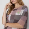 Pohodlná noční košile The Sims