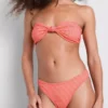 Pruhované brazilské bikiny