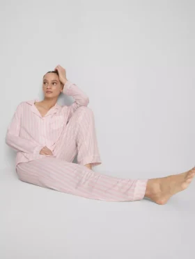 Pruhované jerseyové pyžamo ve stylu „boyfriend“
