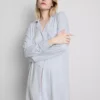 Pruhovaná oversized noční košile ve stylu boyfriend