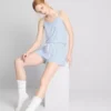 Pruhované pyžama typu „shorty“