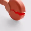 Písečná lopatka ve tvaru krabí klepety