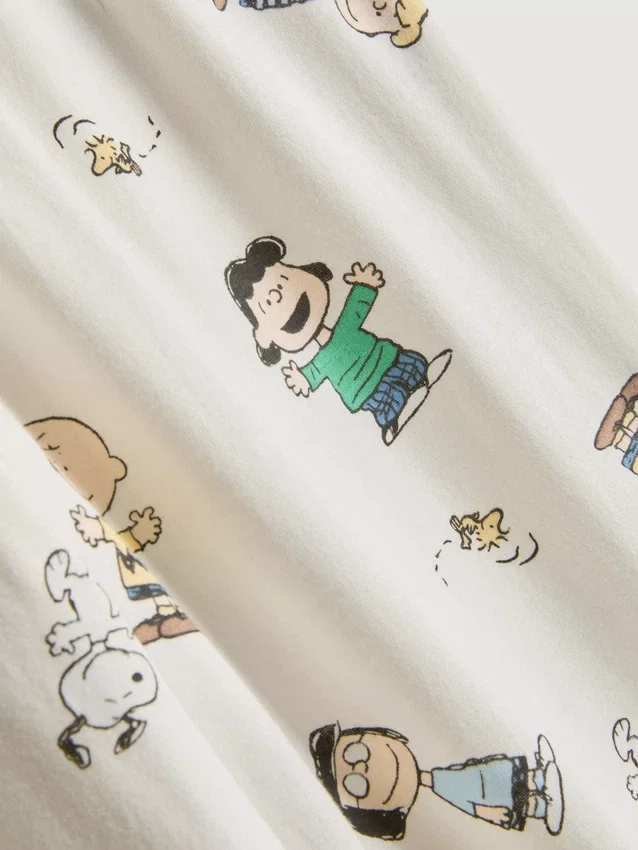 Pyžama s motivem postavičky Snoopyho z komiksu Peanuts