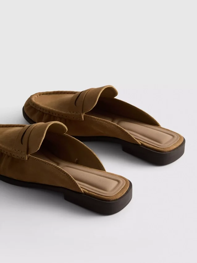 Sandály typu loafer v imitaci semiše