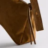 Skládací crossbody taška z semiše značky The Edit