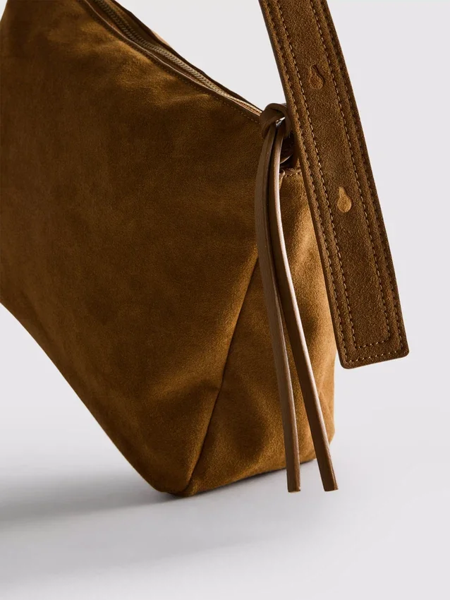 Skládací crossbody taška z semiše značky The Edit