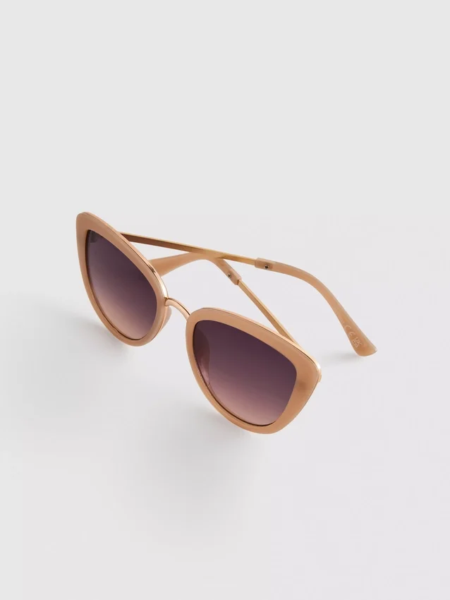 Sluneční brýle typu „Cat-eye“