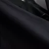 Sportovní krátký top s výstřihem do V a hladkou oporou