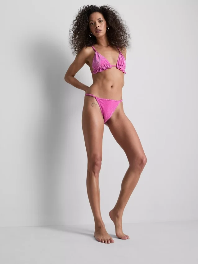 Třpytivé bikiny