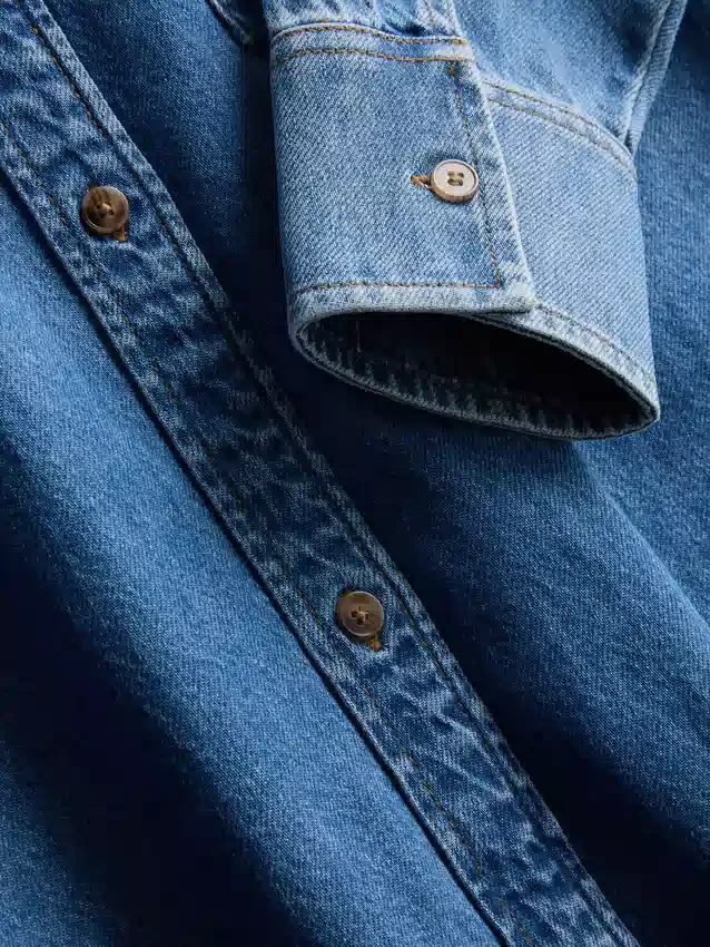 Volná bavlněná džínová košile s knoflíky