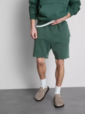 Vyprané elastické kraťasy