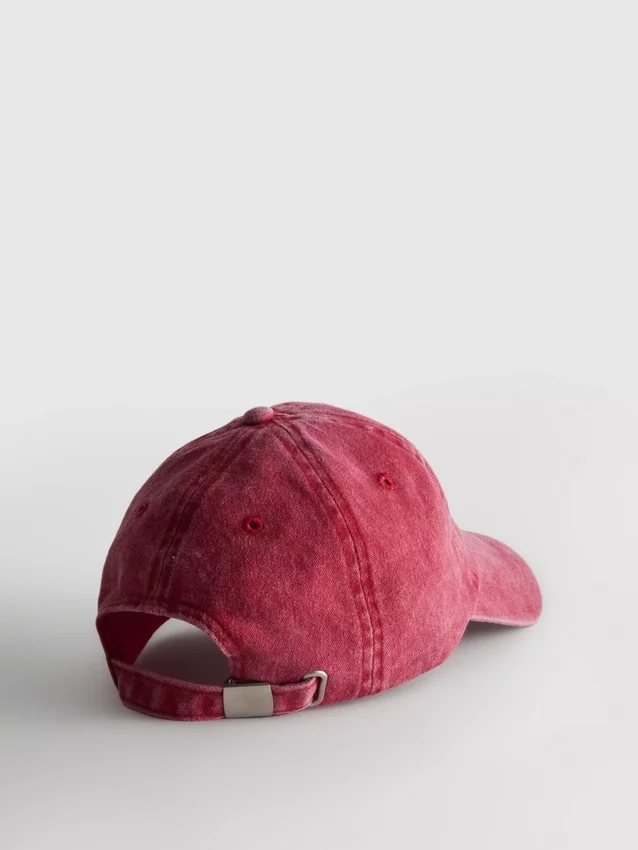 Vypraná vyšívaná baseballová čepice