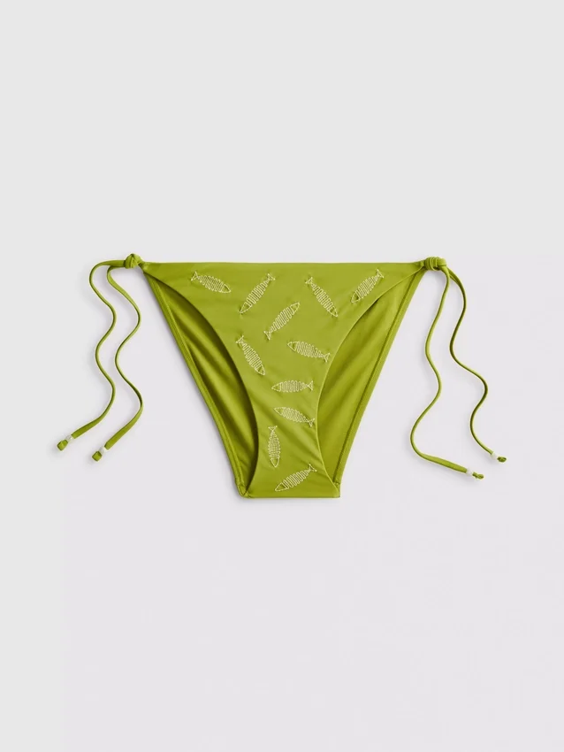 Vyšívané bikiny s vázáním na bocích